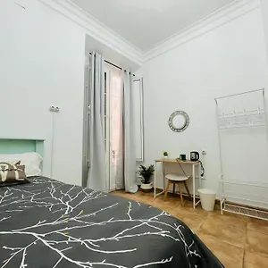 https://mlaka-room.es-andalucia.com