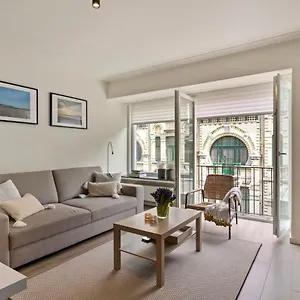 spacious-apt-near-the-beach-in-the-heart-of-the-lively.hotelsghent.com/